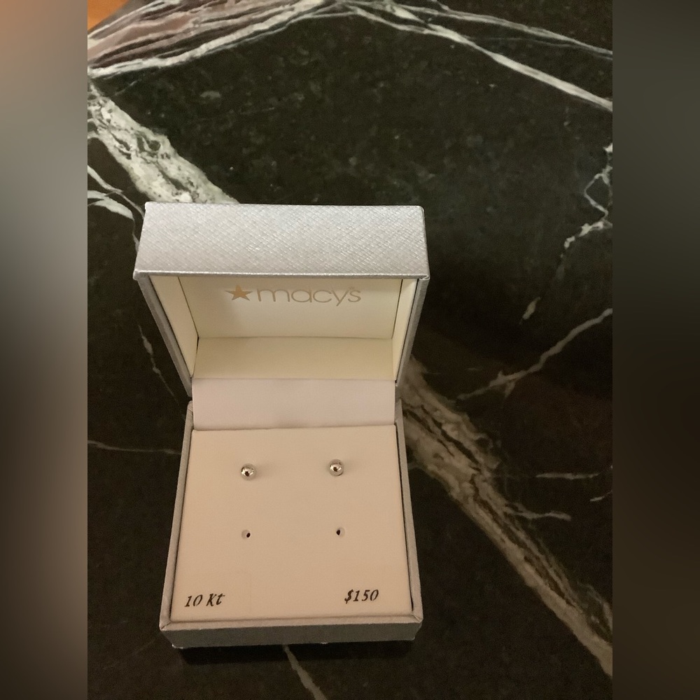 10K White Gold Small Ball Earring studs New in Box .